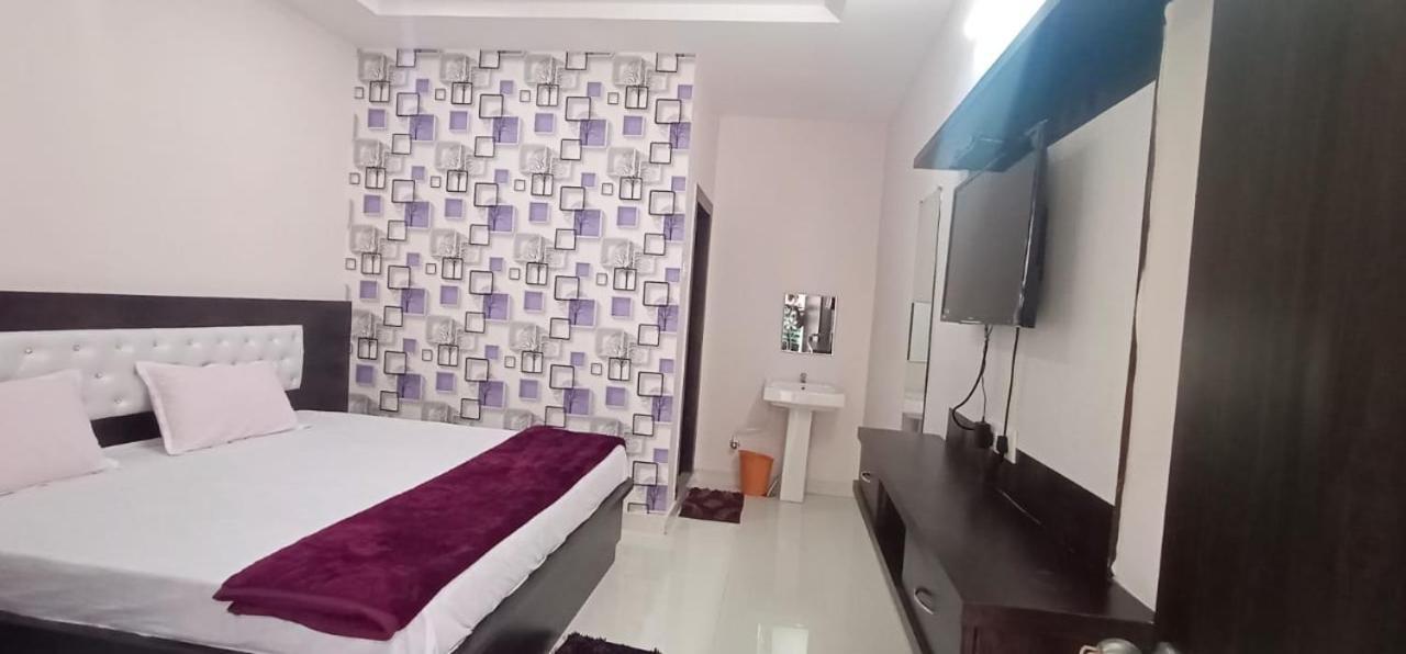Varun Residency บาดราเชลัม ภายนอก รูปภาพ
